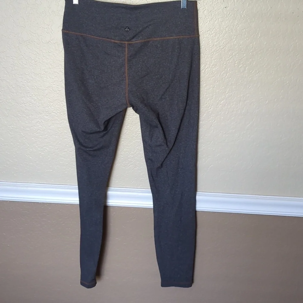 Prana leggings heathered gray with light brown stitching in L - Picture 3 of 4